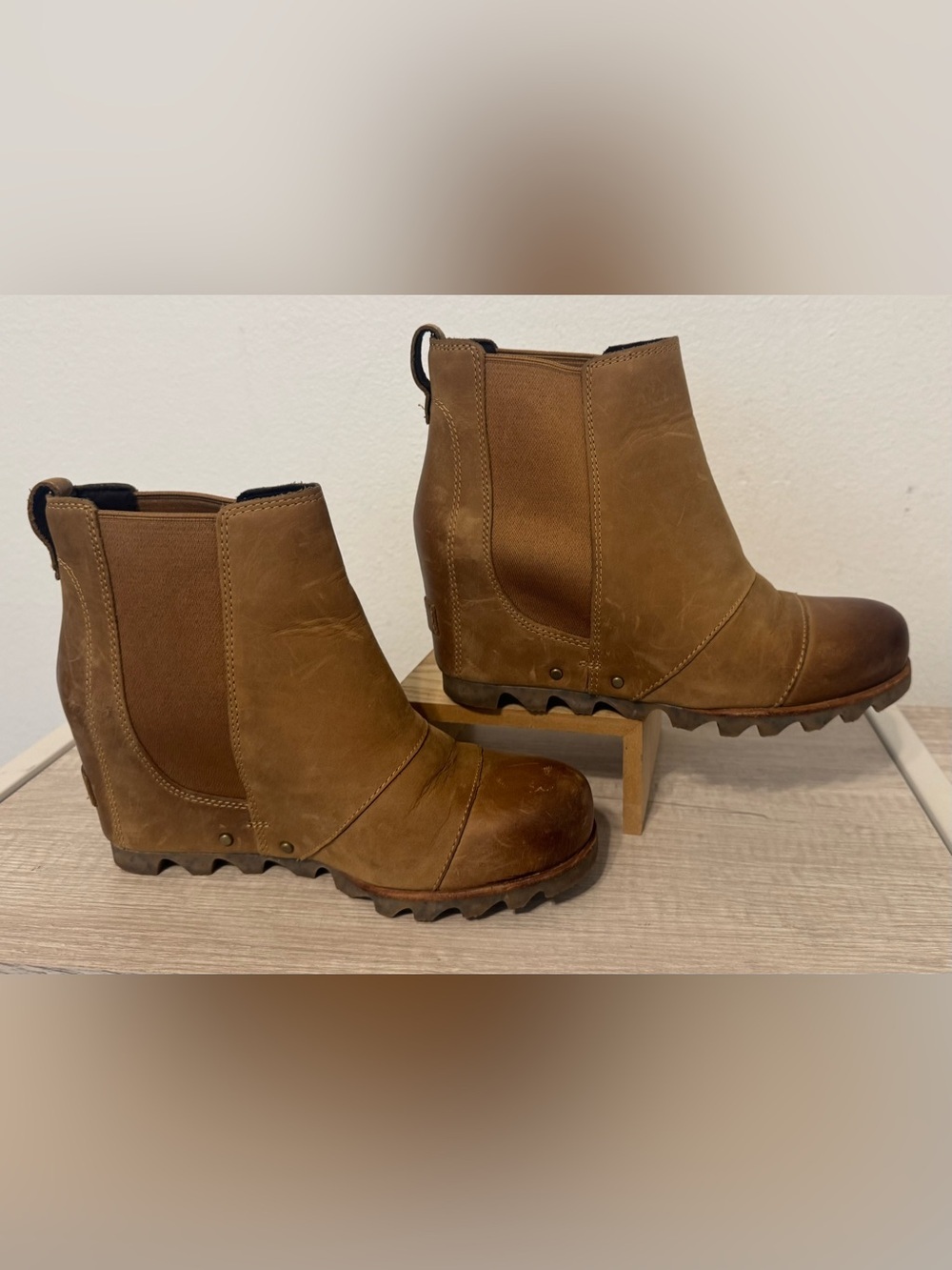 Sorel Lea Wedge Joan of Arctic Chelsea Boot Brown Leather Waterproof Lug Sole 7 - Picture 2 of 7